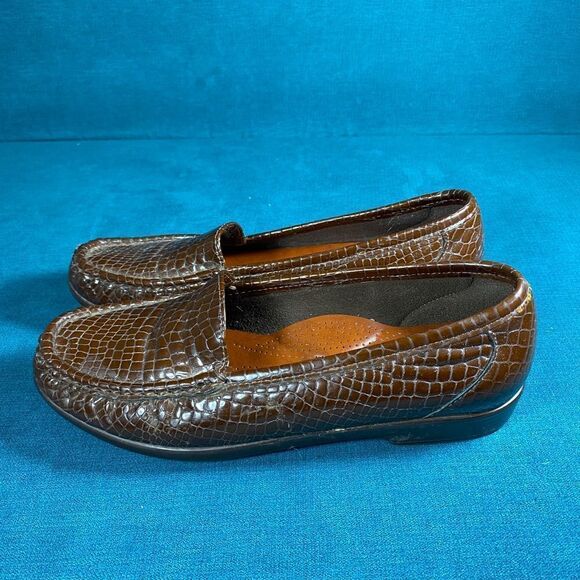 Size 8.5 - Women’s SAS Brown Croc Leather Loafer shoes - Picture 1 of 6